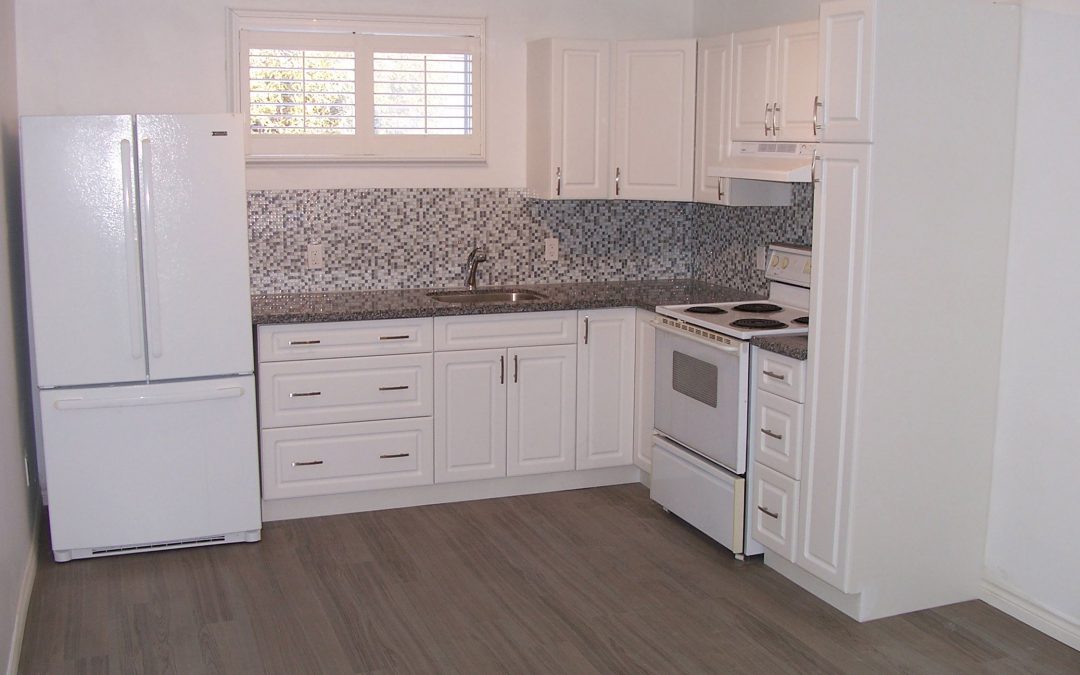 Basement Kitchen & Laundry